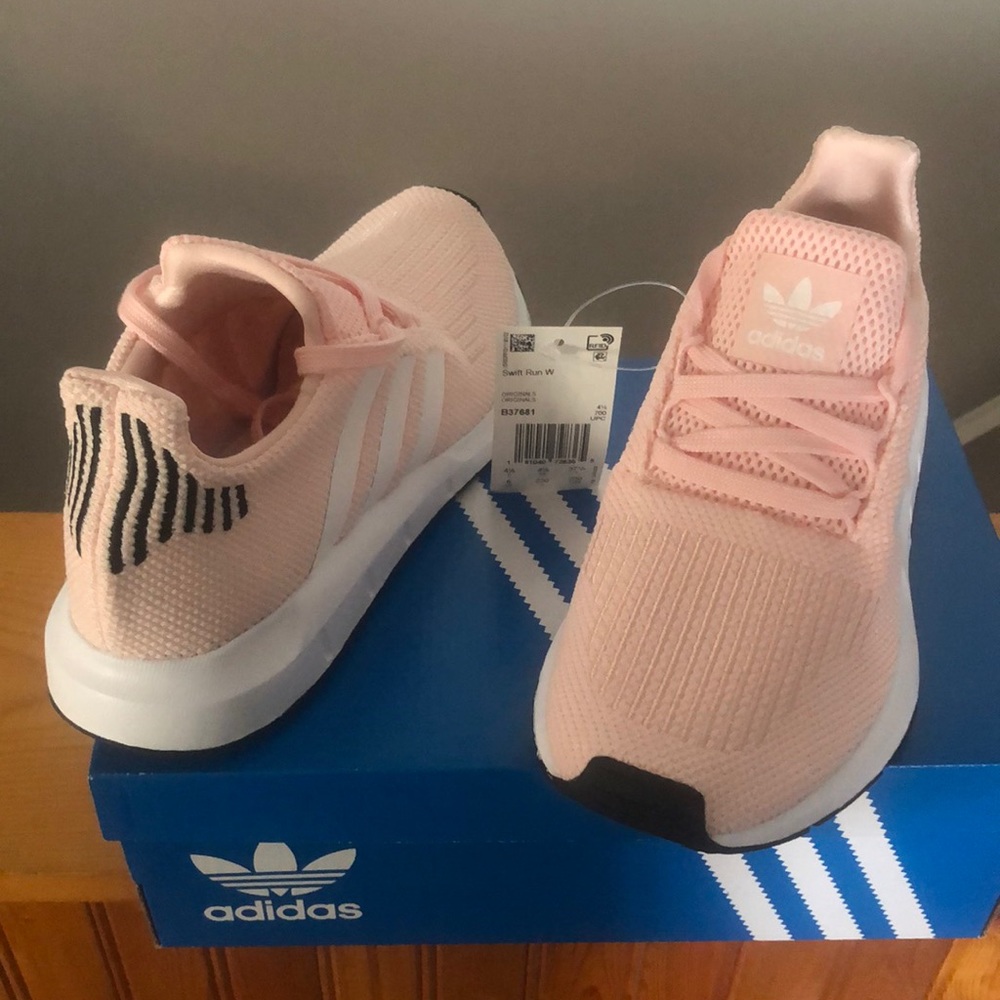 Adidas swift run w sneakers women’s size 6